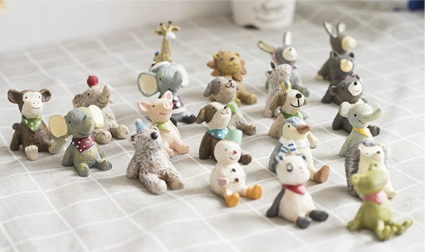 Look Up to the Sky - Cute Animal Desktop / Plants / All Purpose Knick-Knack